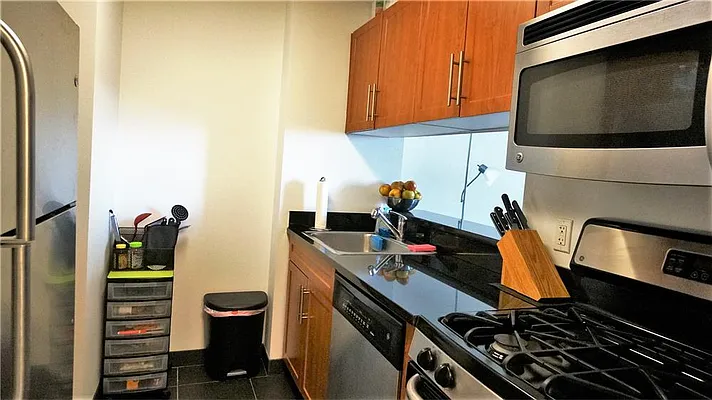 Rented by R New York | media 23