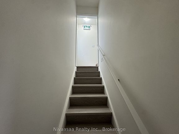 4th image of 39 Petch Ave #Basement