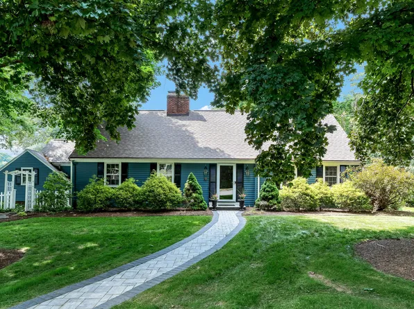11 Treeborough Drive, West Hartford, CT 06117