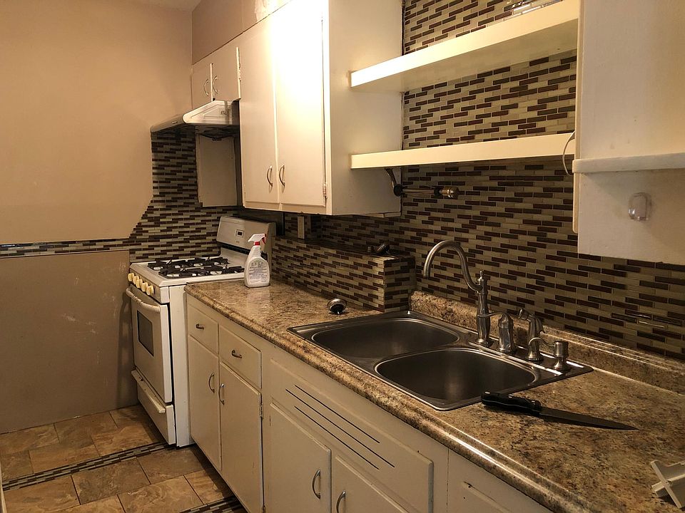 1st image of 100 Tompkins Cir