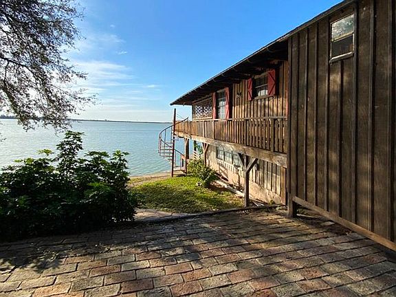 4th image of 8402 Lago Vista Dr