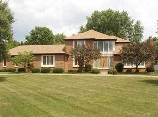 686 Old Farm Rd, Columbus, OH 43213