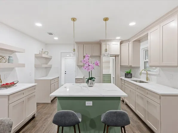 6624 Reeves St, Richland Hills, TX 76118