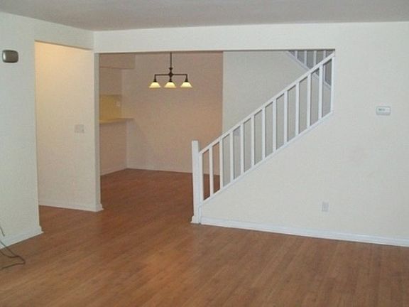 5th image of 254 Brookberry Cir
