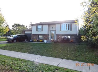 1409 Glidden Cir, Derby, NY 14047
