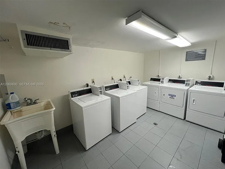 1390 Ocean Dr #101 — Photo 35