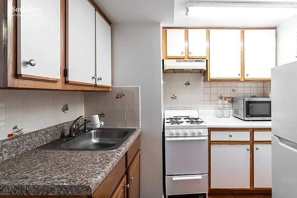 Rented by Sotheby's International Realty | media 14