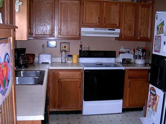 5th image of 130 Whisbrook Ave