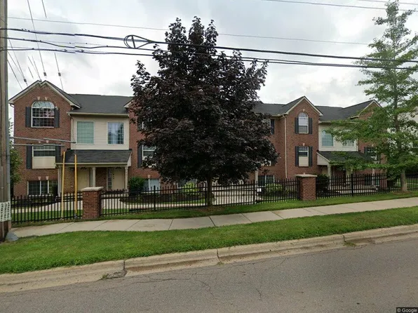 1433 Academy Ln, Lansing, MI 48906