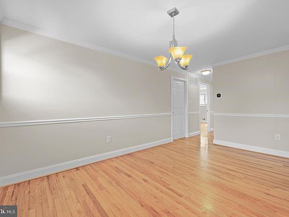 4th image of 1400 34th St SE