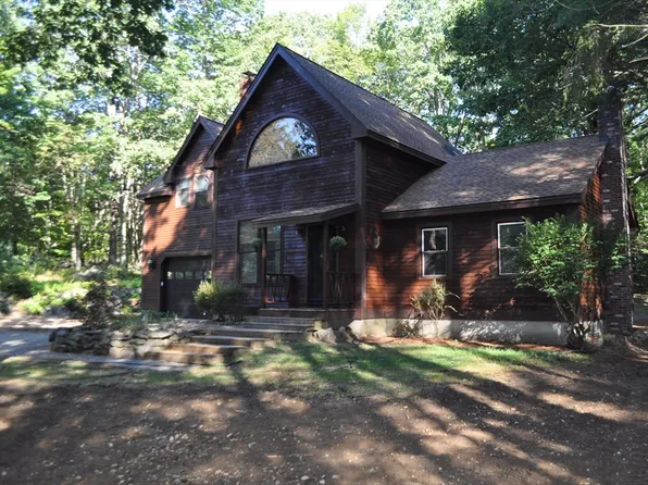37 Grimes Rd, Hubbardston, MA 01452