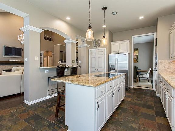 2nd image of 2609 Creswick Dr