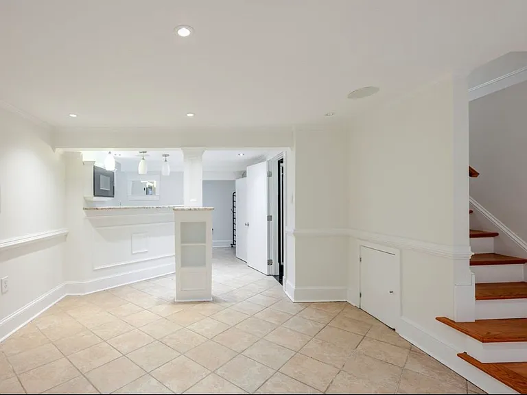 5042 8th St NE — Photo 18