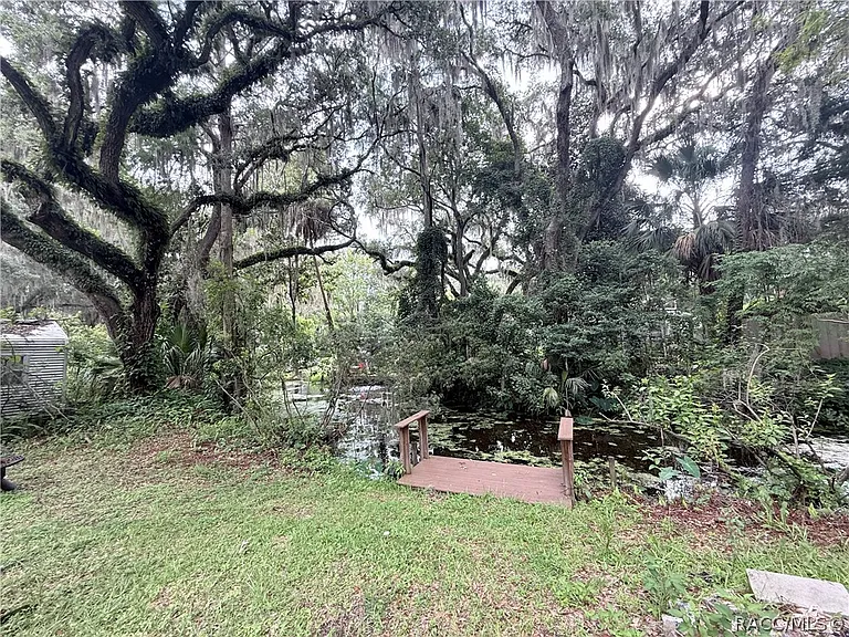 10715 N Northcut Ave — Photo 11