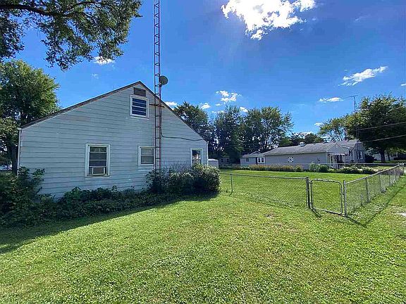 5th image of 402 Imel St