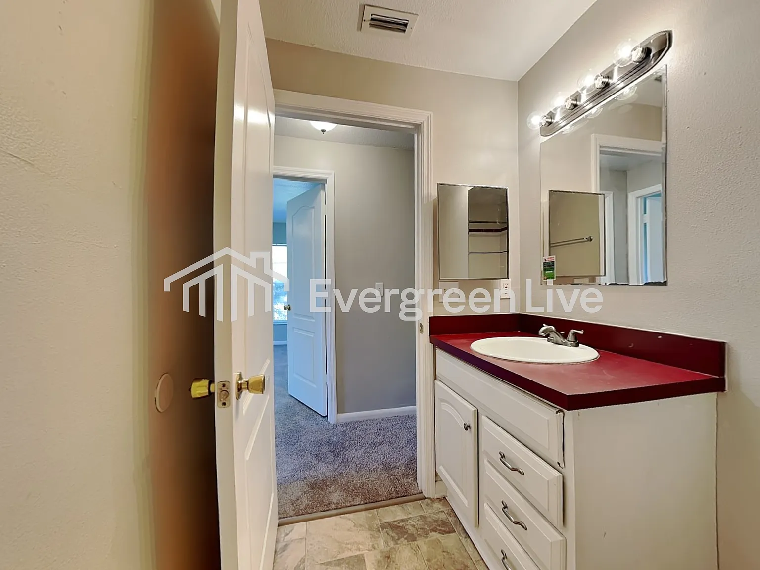 3 bed, 2.0 bath, 1104 sqft, $1,515 — Photo 4