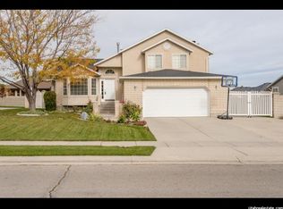 3658 W Angus Dr, South Jordan, UT 84009