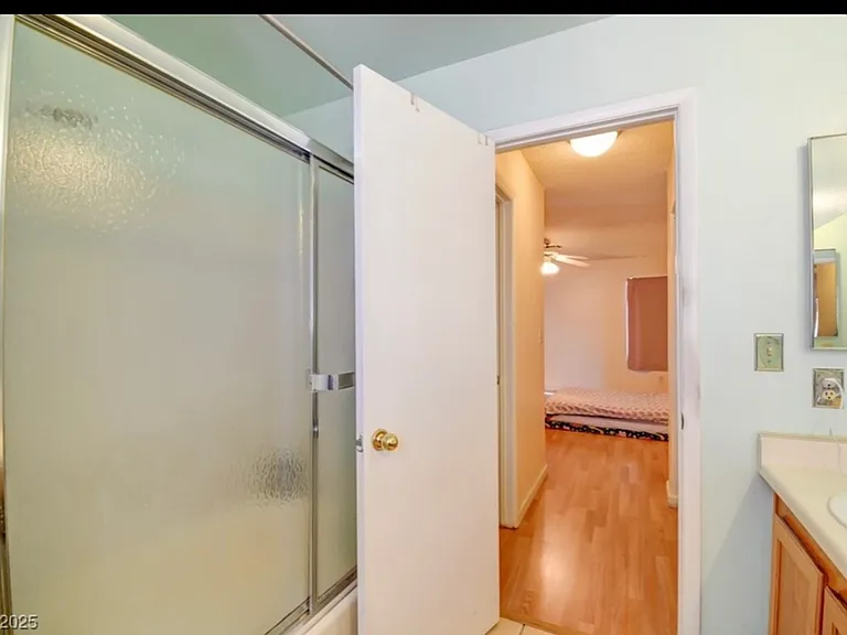 4053 Hazelridge Dr — Photo 22