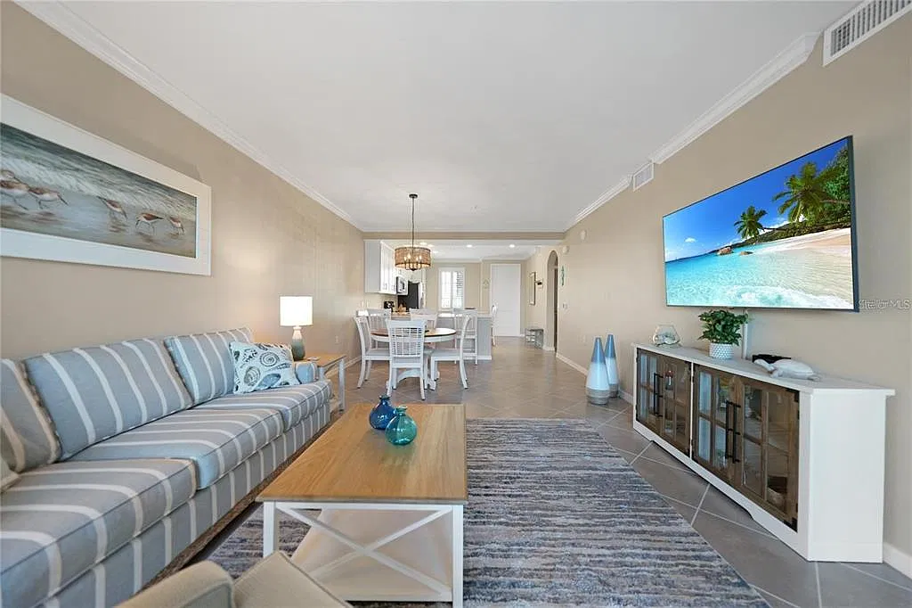 14121 Heritage Landing Blvd — Photo 3