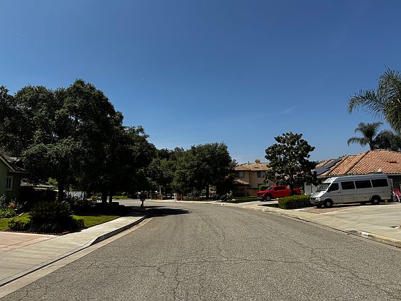 3rd image of 1026 Stonehedge Dr