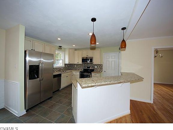 4th image of 2520 Schenley Dr