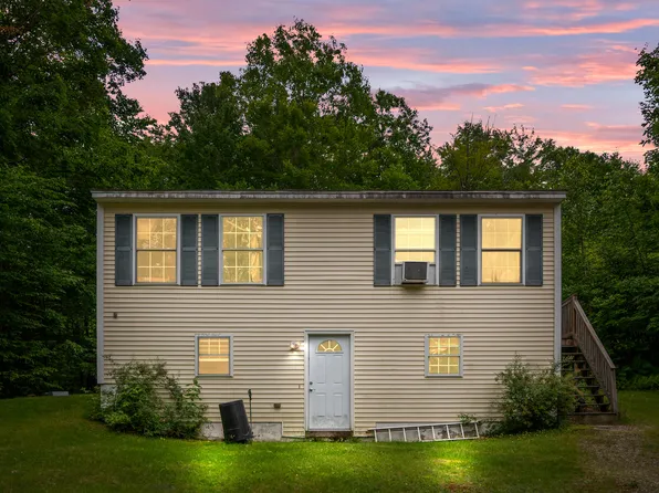 26 Maple Hill Run, Hiram, ME 04041