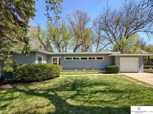 7602 Sunset Dr, Ralston, NE 68127