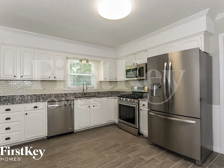 524 Jasin Dr — Photo 7