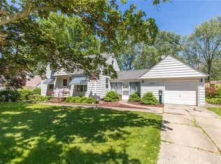 5351 Robinhood Dr, Willoughby, OH 44094