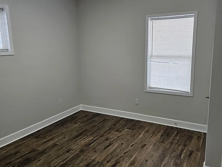 2033 Carrollton Ave — Photo 15