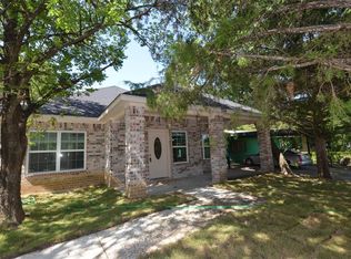 106 Fairview Ave, Waxahachie, TX 75165