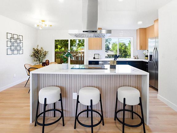 5th image of 3388 Mowry Place