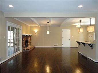 4th image of 7822 W 97th St