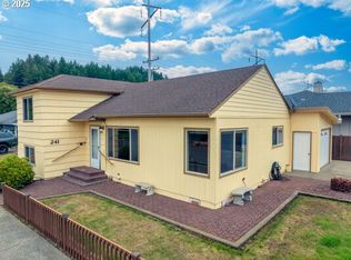 241 N 21st St, Reedsport, OR 97467