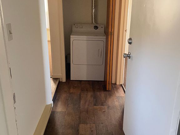 3rd image of 251 Barrows St