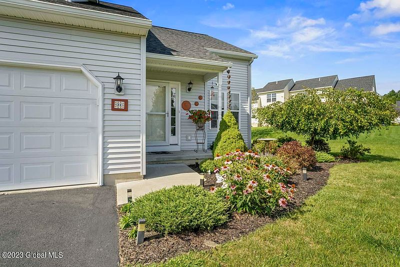5th image of 3C Breezy Pointe Drive