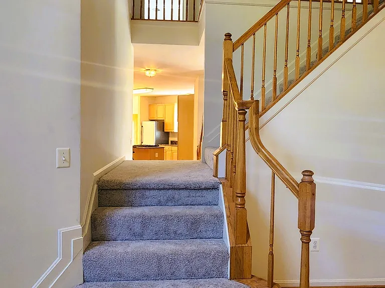 406 Clairborne St — Photo 16