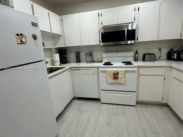 8660 SW 149th Ave APT 211, Miami, FL 33193