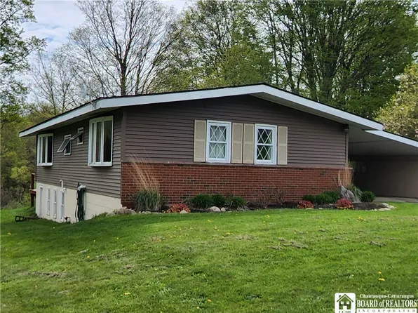 6116 Wright Rd, Dewittville, NY 14728
