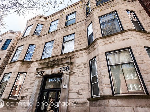 2nd image of 739 W Briar Pl APT 1R