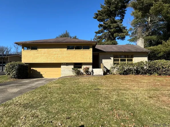 302 Resty Ct, Johnstown, PA 15905