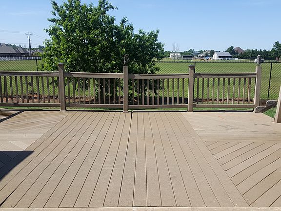 4th image of 825 W Old Farm Way