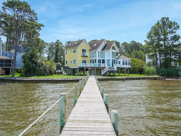 5060 Wildcat Ln, Chincoteague, VA 23336