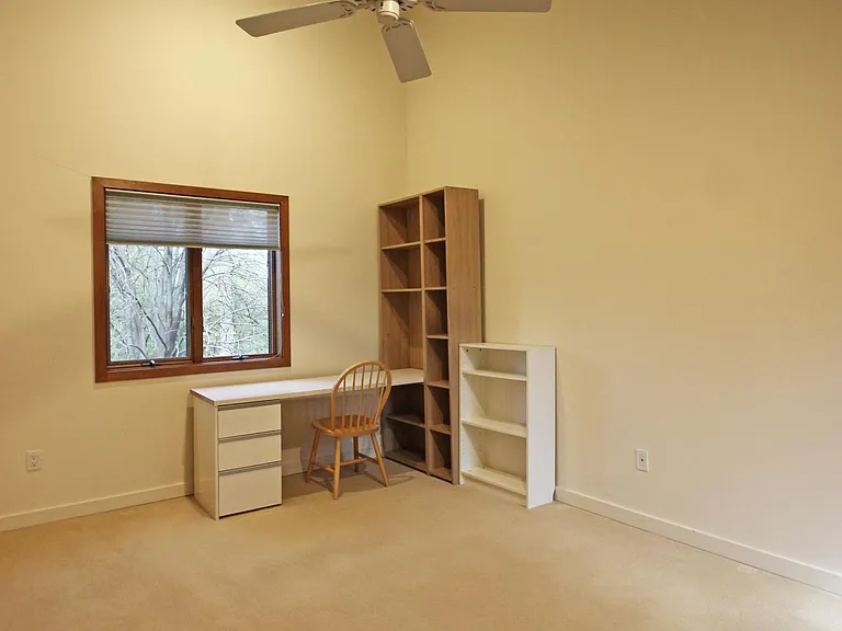 6872 Melrose Dr — Photo 37