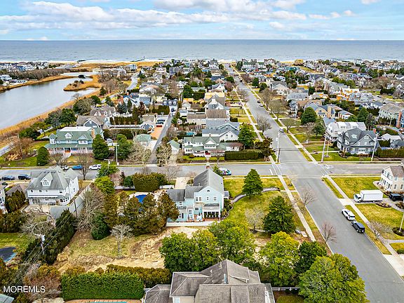 2nd image of 305 Beacon Boulevard