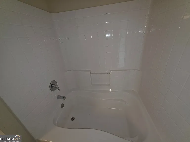 326 Lauren Dr — Photo 25