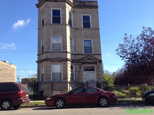 1st image of 1229 S Central Park Ave