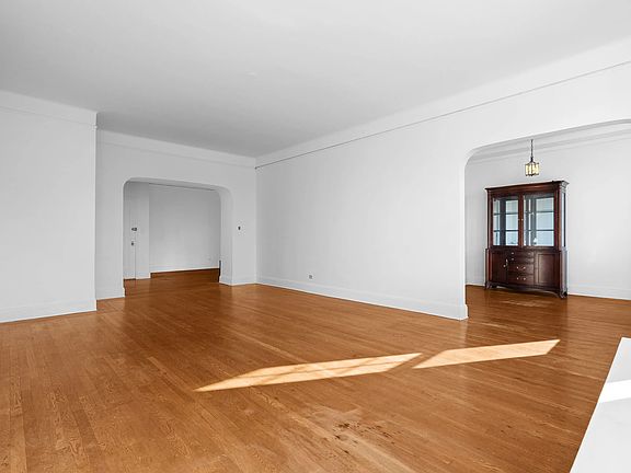 2nd image of 610 W End Ave APT 12F