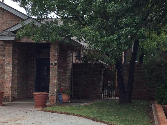 3rd image of 114 Fannin Ave