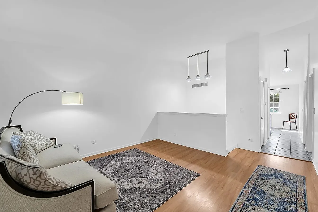 2 bed, 1146 sqft, $2,350 — Photo 2